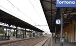 Travolta dal treno in stazione a Tortona: morta una donna