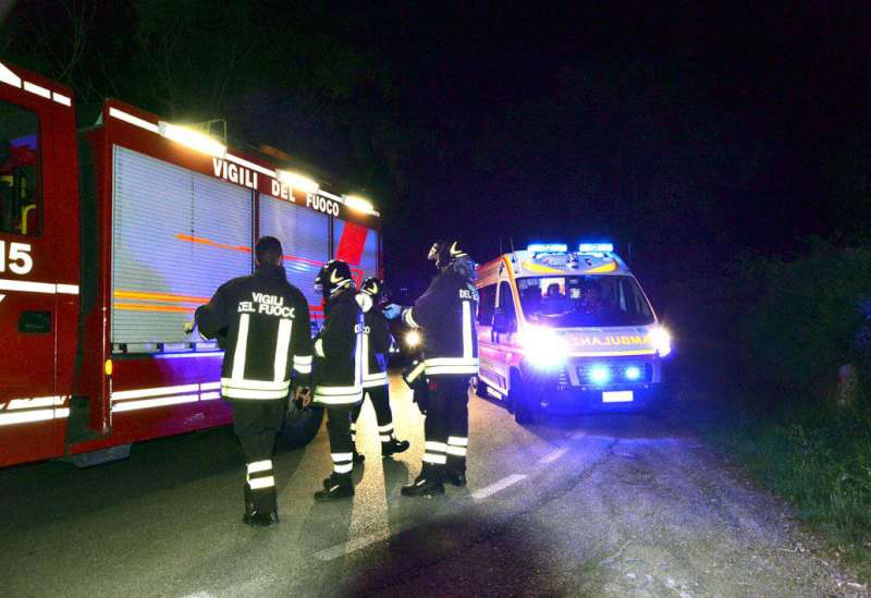 Auto ribaltata sull’argine del Po