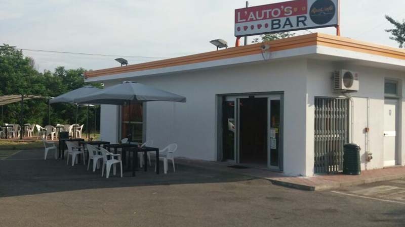 Rissa all’interno di un bar di Pozzolo Formigaro
