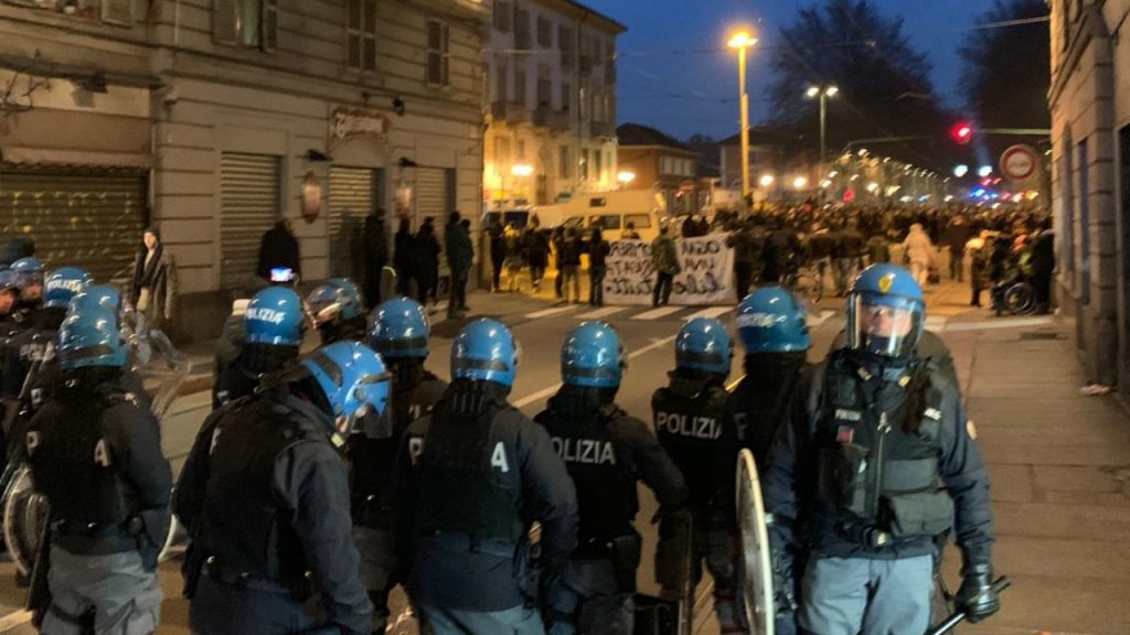 Disordini a Torino, il Questore Messina: “L’Asilo un covo di sovversivi” | VIDEO