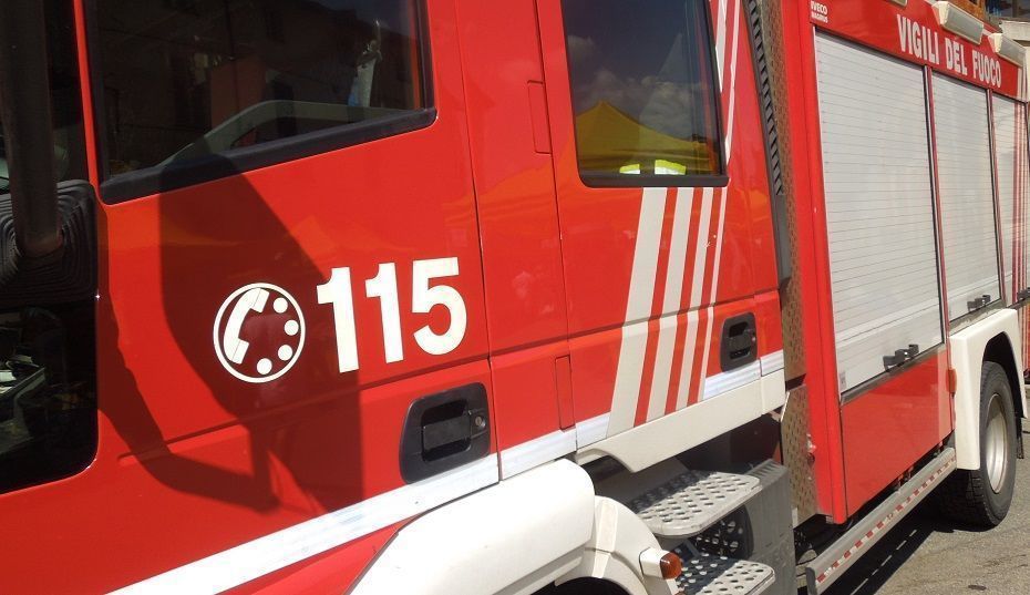 Uomo di 40anni incastrato sotto un mezzo agricolo in località Molli