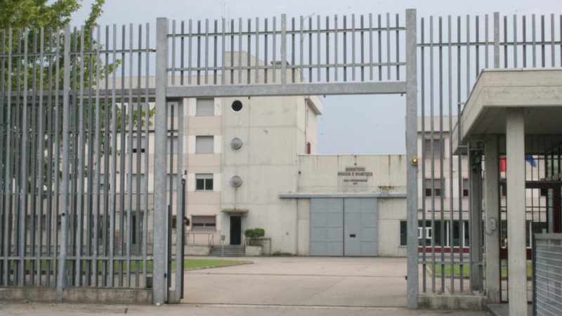 Detenuto del carcere “Don Soria” aggredisce poliziotto