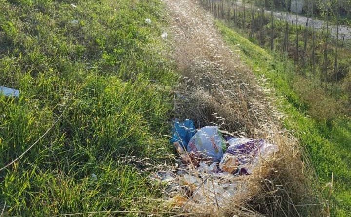 Tortona, installate le telecamere: scattano le prime multe per chi abbandona i rifiuti
