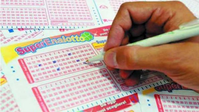 SuperEnalotto: a Valenza vinti 25mila euro con un 5, sfiorato il Jackpot record
