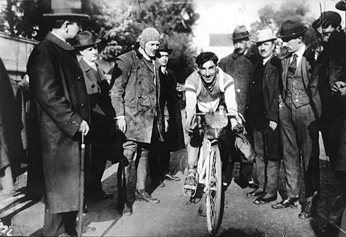 11ma tappa ricca di significati, con arrivo a Novi Ligure, nelle terre di Coppi e di Girardengo