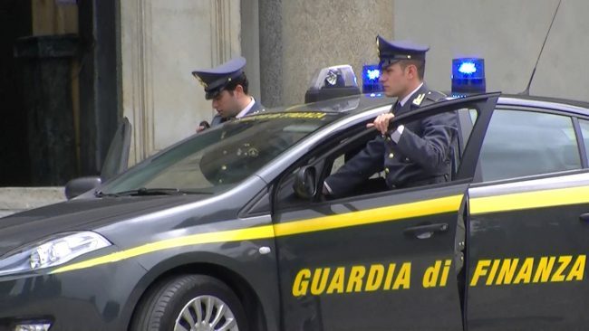 Pensionato vendeva “viagra rosa”: denunciato 60enne