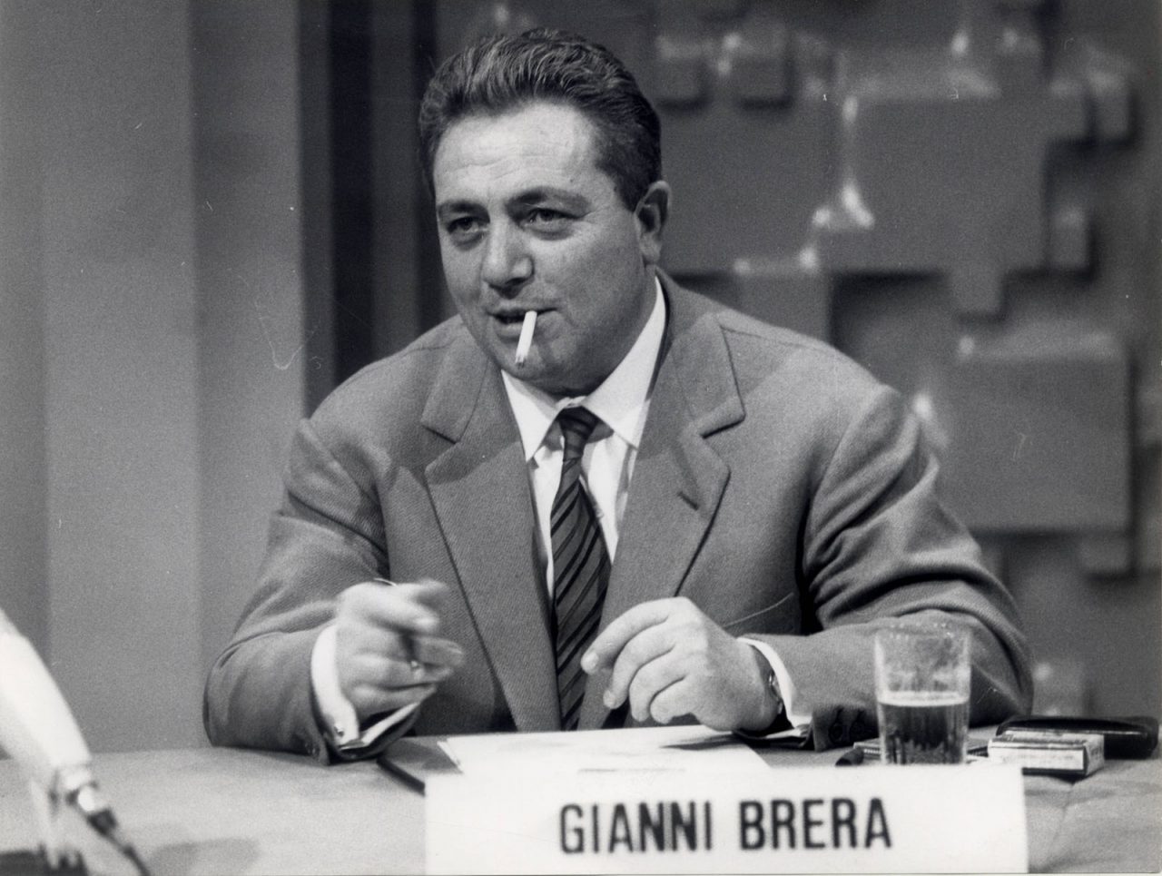 Tappa 11, il Giro d’Italia rende omaggio a Gianni Brera