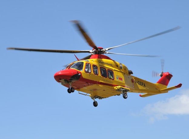 Incidente fra tre moto e un’auto: muore motociclista 42enne del Torinese