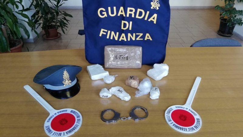 La Finanza scopre un “centro di smistamento” di cocaina a Novi Ligure