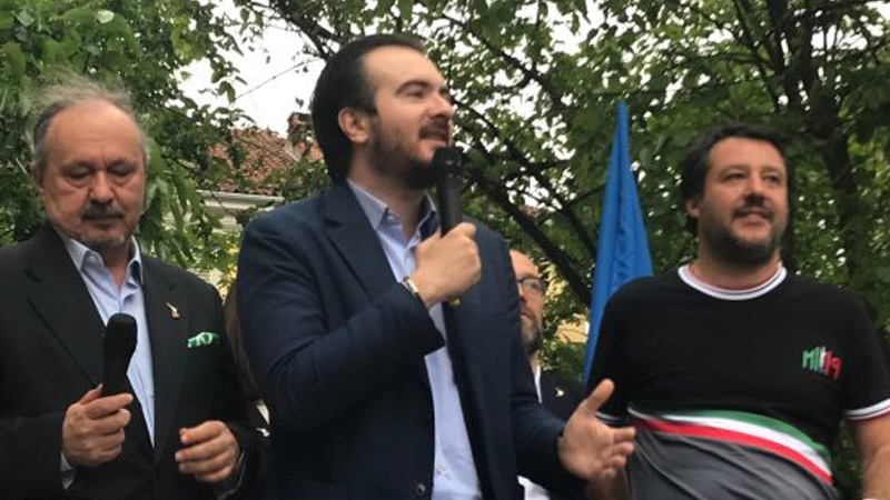 Salvini ad Alessandria: “O si aiutano tutti o nessuno”