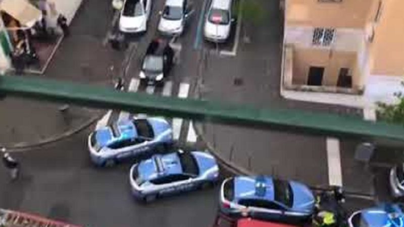 Tragedia a Novi Ligure: muore bimbo di 8 anni cadendo dal sesto piano