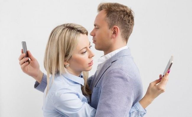 La dipendenza da web non ha età, ne soffrono i ragazzi ma anche gli adulti