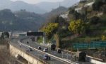 Si schianta con l'ultraleggero in autostrada e muore