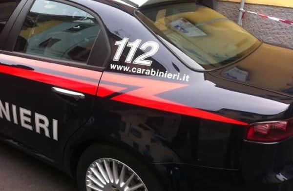 Uomo dalle tante identità si imbatte nei carabinieri e la sua fuga finisce