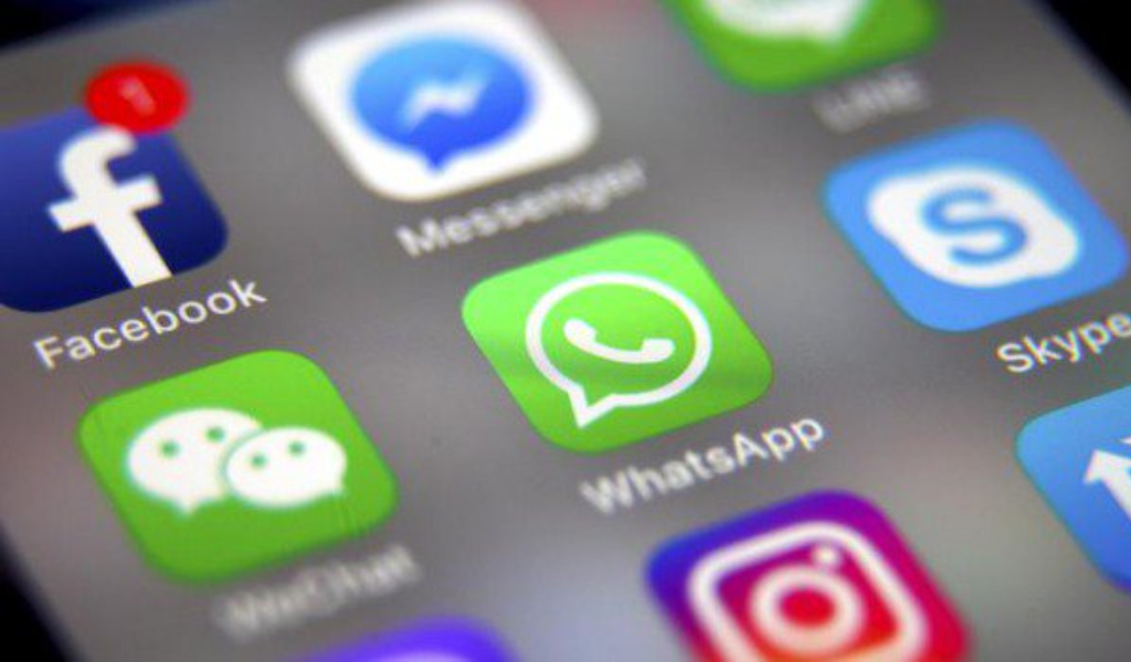 WhatsApp, Instagram e Facebook down in Europa