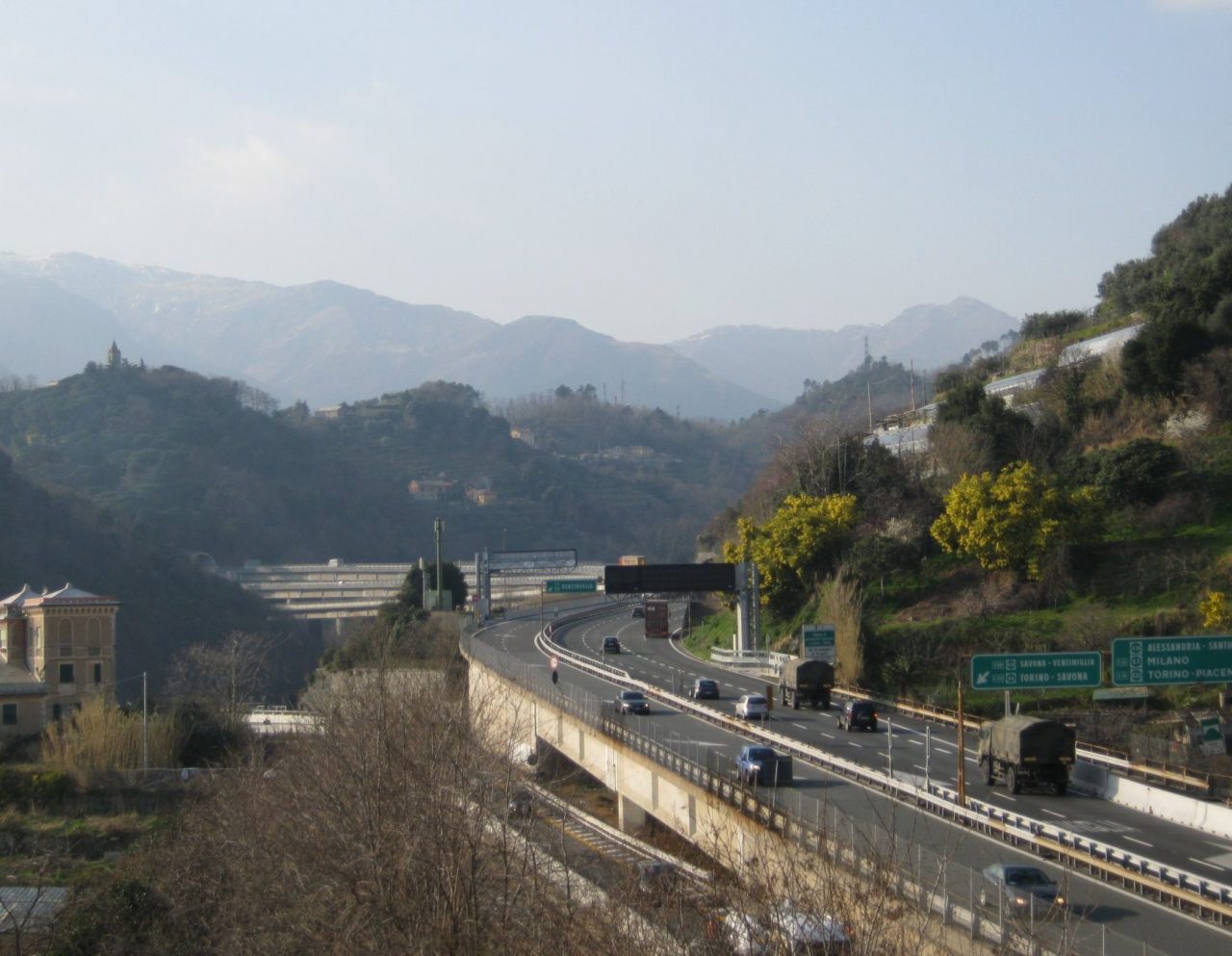 Ottantunenne novarese il pilota dell’ultraleggero