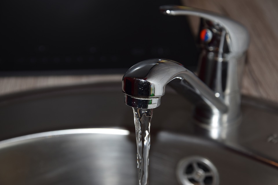 Novi Ligure e Pozzolo Formigaro, acqua non potabile: divieto d’uso per scopi alimentari