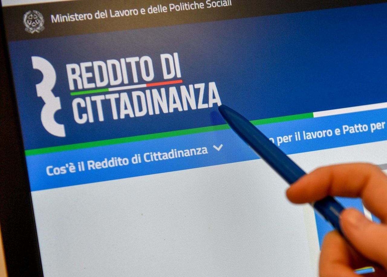 Stretta sui furbetti del reddito di cittadinanza: il piano adottato da Regione Piemonte