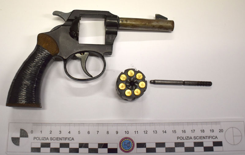 Revolver con matricola abrasa: arrestato 37enne
