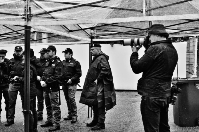 Paolo Pellegrin firma il calendario della Polizia di Stato 2020