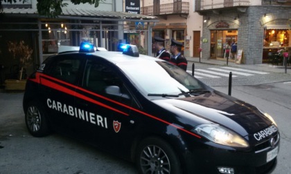 Torino: promettevano di riscattare debiti ma poi minacciavano i clienti, arrestati per estorsione