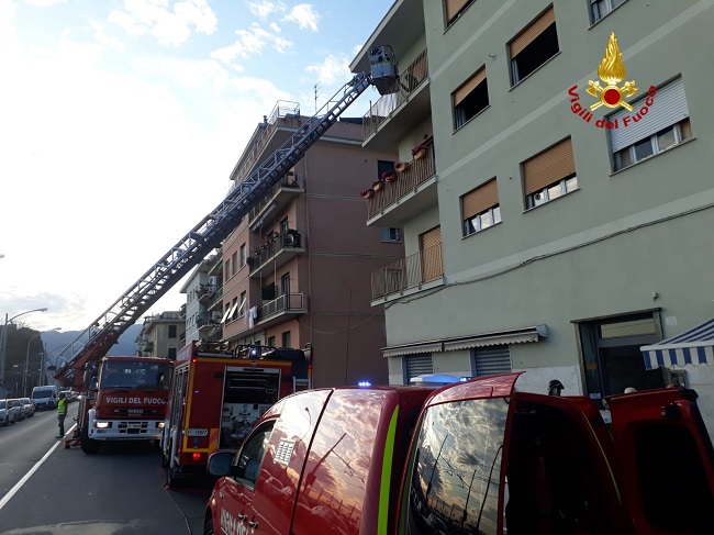 Genova: incendio in un appartamento di via Pegli