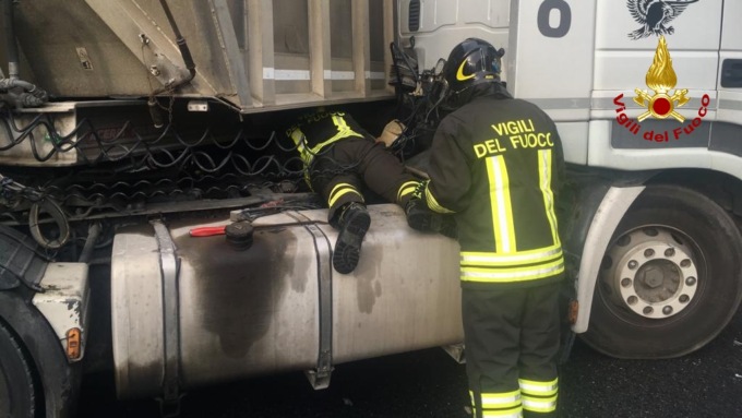 Esplosione in una casa nell’Astigiano, due feriti gravi