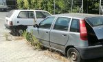 Auto abbandonate nei campi, scattano le multe