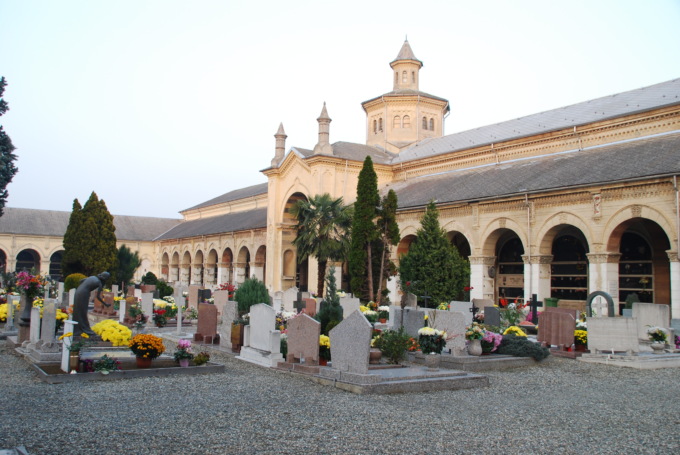 Cimiteri di Alessandria: il Comune revoca il contratto con il gestore