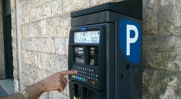 Ovada: sospesa temporaneamente la sosta a pagamento