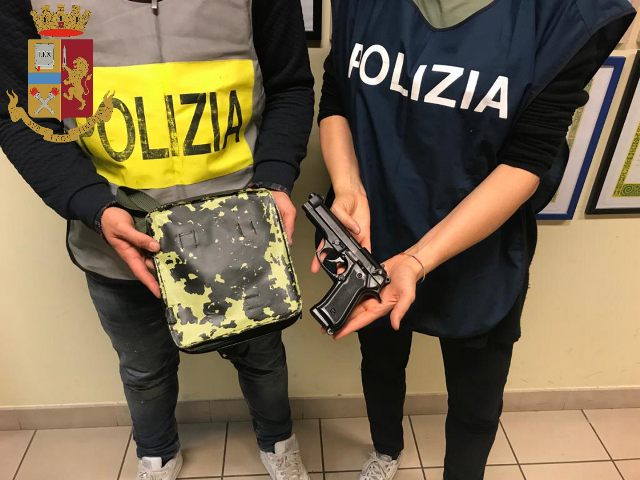 Ruba una moto e cerca di venderla online