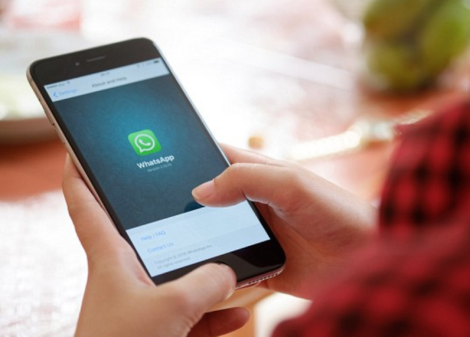 The Shoah Party: gruppo shock WhatsApp con minorenni coinvolti