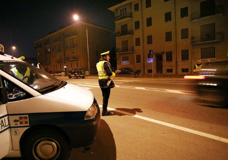 Alessandria: fugge ubriaco alla polizia municipale