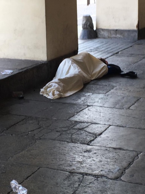 Alessandria: aumentano i poveri, insufficienti le tende per i senzatetto