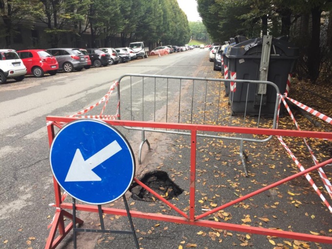 Alessandria: cedimento di strada in viale Medaglie d’oro