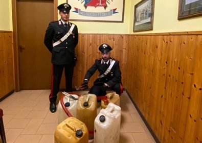 Ruba gasolio ma non sfugge ai carabinieri