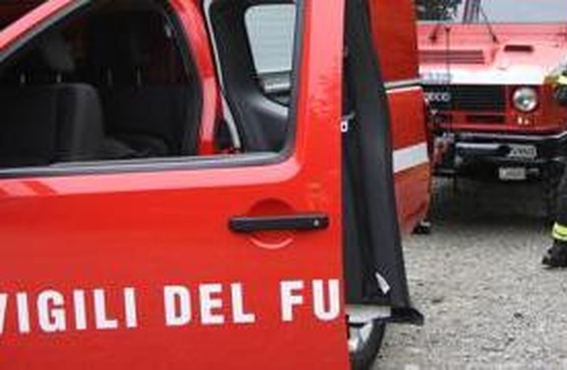 Va a cercare funghi con un’amica e cade in un dirupo