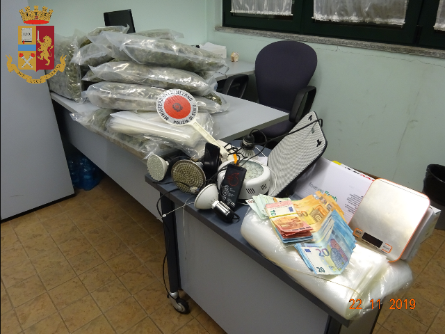 Torino: sequestrati 14 kg di marijuana