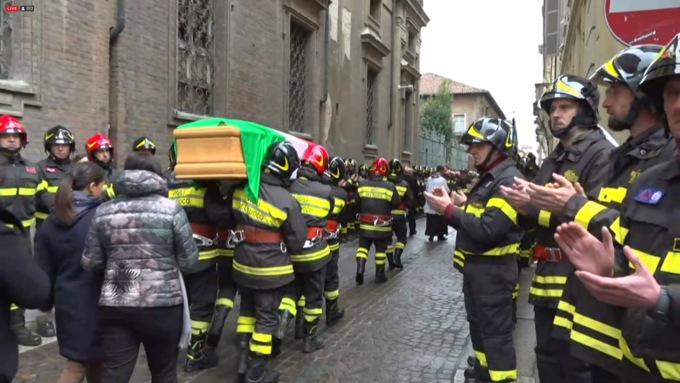 Consegna dei fondi alle famiglie dei Vigili del Fuoco deceduti a Quargnento