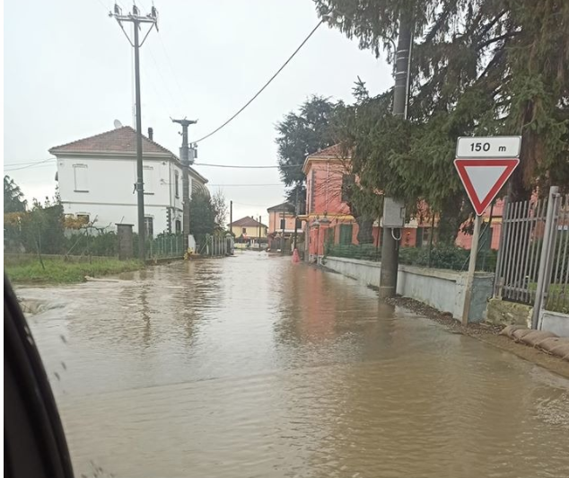 Strade ancora allagate a Litta Parodi