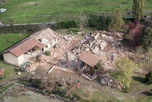 Il procuratore: “Il proprietario della cascina era entrato in casa il pomeriggio prima dell’esplosione” VIDEO