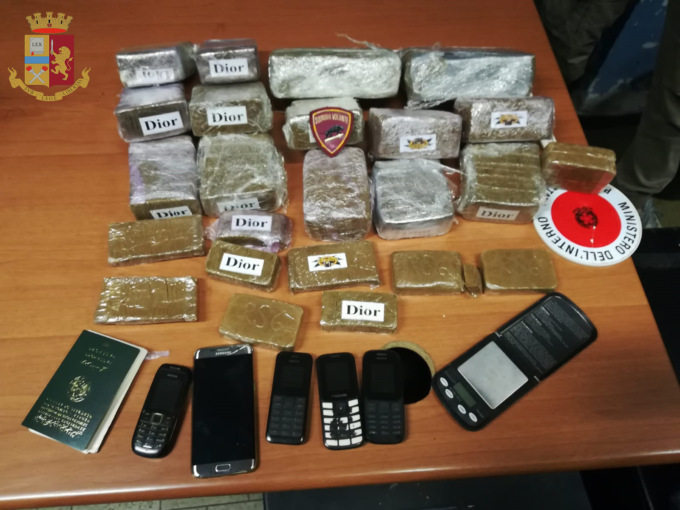 Torino: arrestato spacciatore “elegante”