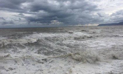 Maltempo in Liguria, possibili mareggiate durante la giornata al centro e a Levante