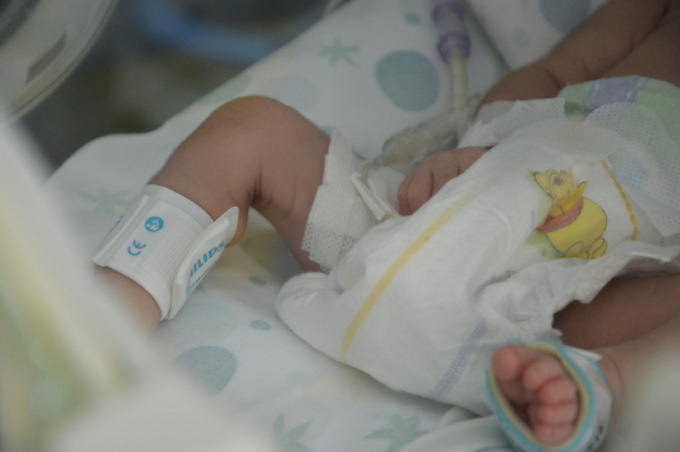 Torino: mamma positiva partorisce con successo due gemelli prematuri