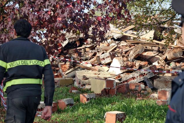 Vigili del fuoco, in corso l’autopsia. Indagini serrate per capire il movente