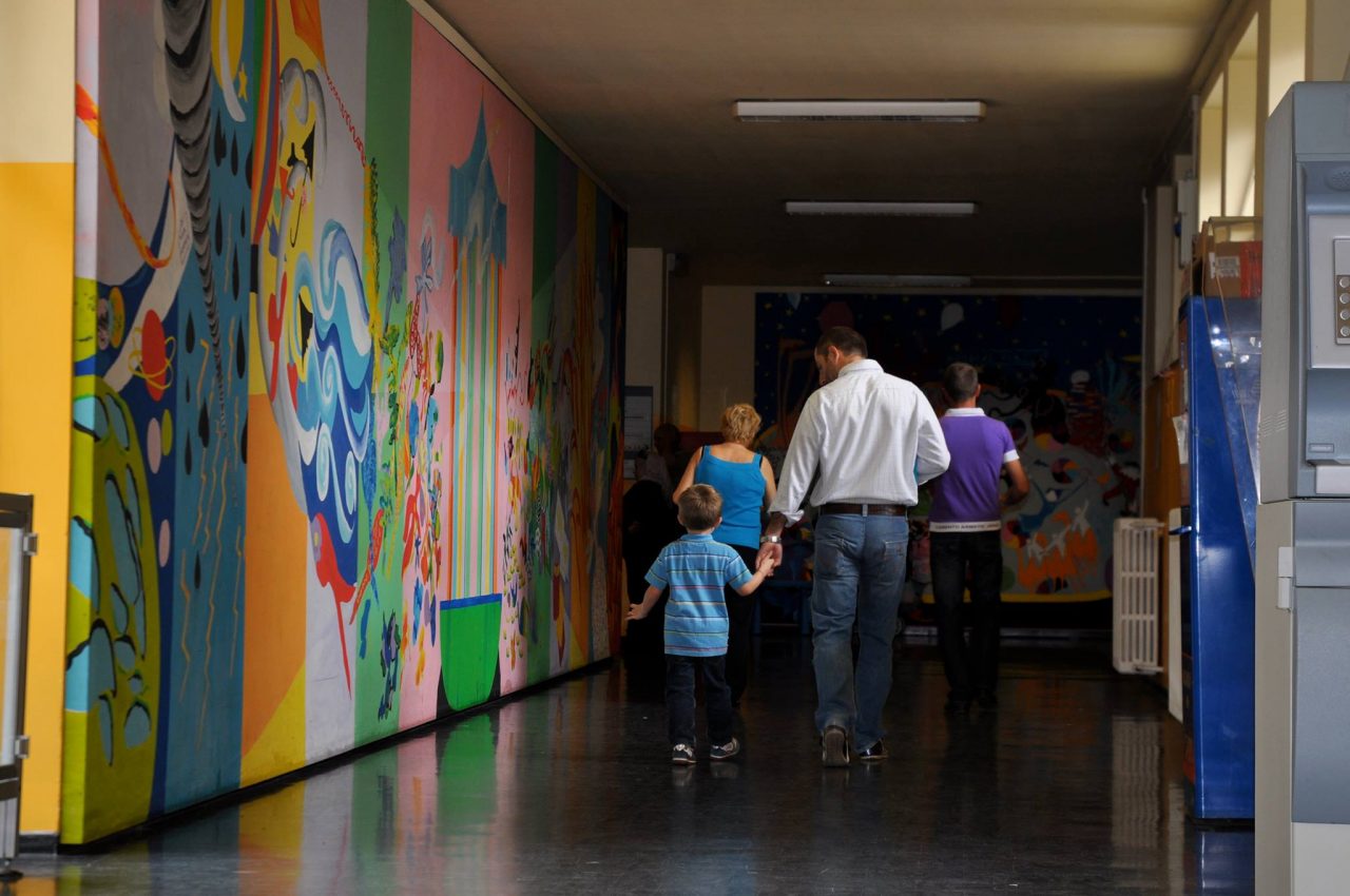 Donazioni dotto l’albero per l’ospedale infantile da Io Arrivo Prima