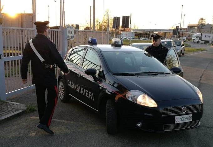 Torino: scoperto capannone di ricambi auto smontati da veicoli rubati, un arresto e una denuncia