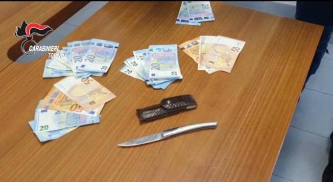 Venaria: arrestato un rapinatore di farmacia