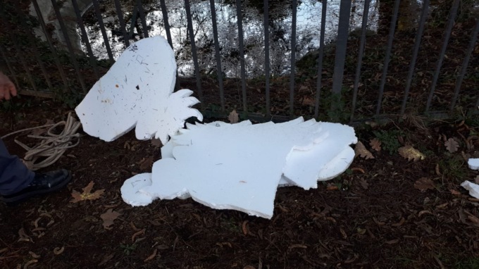 Ovada, distrutto presepe nel parco di Villa Gabrieli