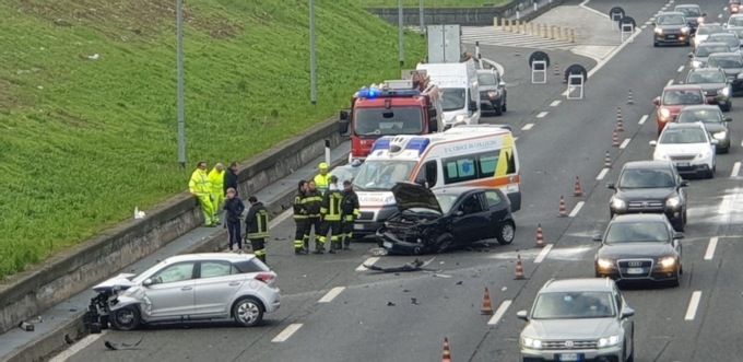Torino: incidente sulla tangenziale nord a Venaria